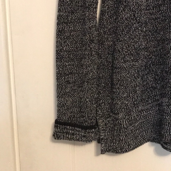 GAP Mock Neck Sweater - Picture 3 of 5